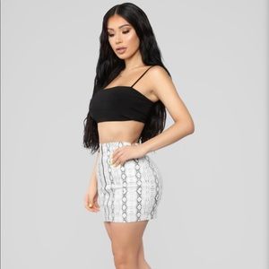[White] Snake Your Way Through Skirt—size small!!